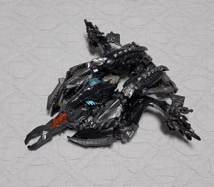 Transformers Studio Series SS 91 The Fallen Leader Class In Hand Image  (9 of 13)